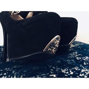Vintage Chinese Laundry Stilettos w/ Gold toe
